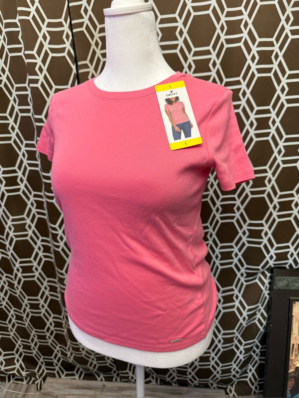 DKNY T-Shirt Women’s Size S Pink Bubblegum Solid Crew Neck Short Sleeve Cotton